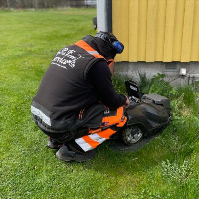 Husqvarna Automower® 305 Installerad och klar